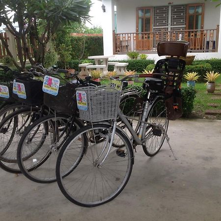 2N Guesthouse Phetchaburi Esterno foto