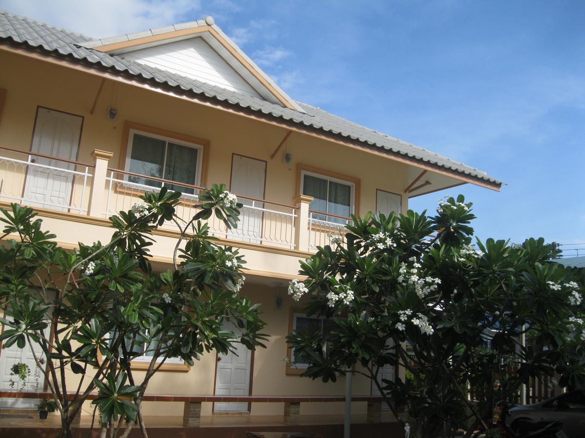 2N Guesthouse Phetchaburi Esterno foto