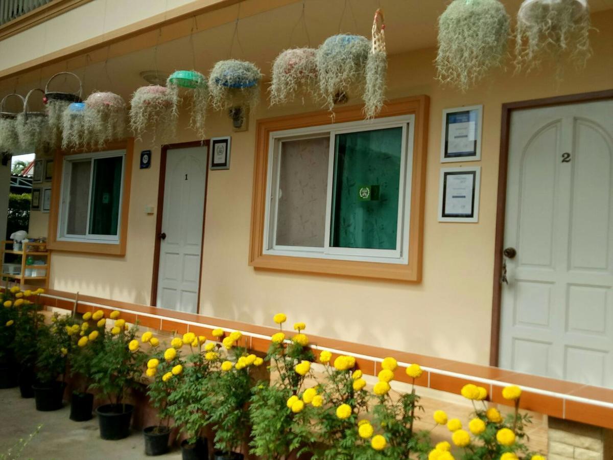 2N Guesthouse Phetchaburi Esterno foto