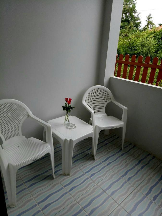 2N Guesthouse Phetchaburi Esterno foto