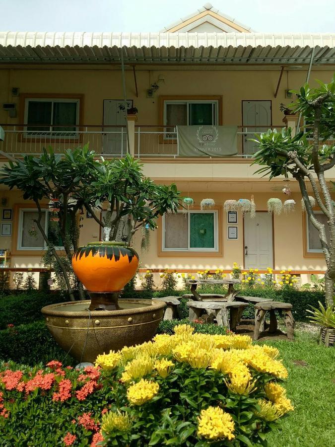 2N Guesthouse Phetchaburi Esterno foto