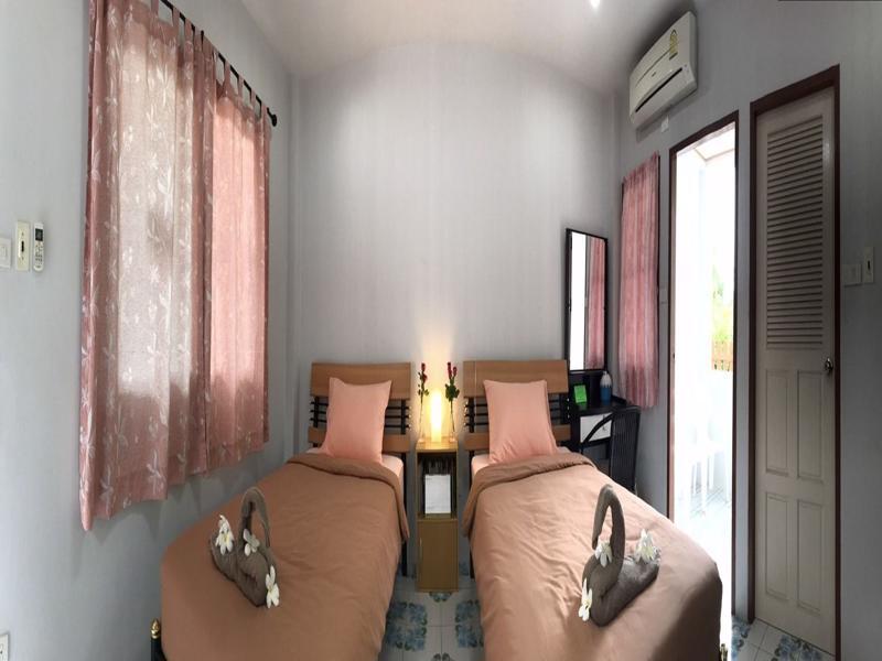 2N Guesthouse Phetchaburi Esterno foto